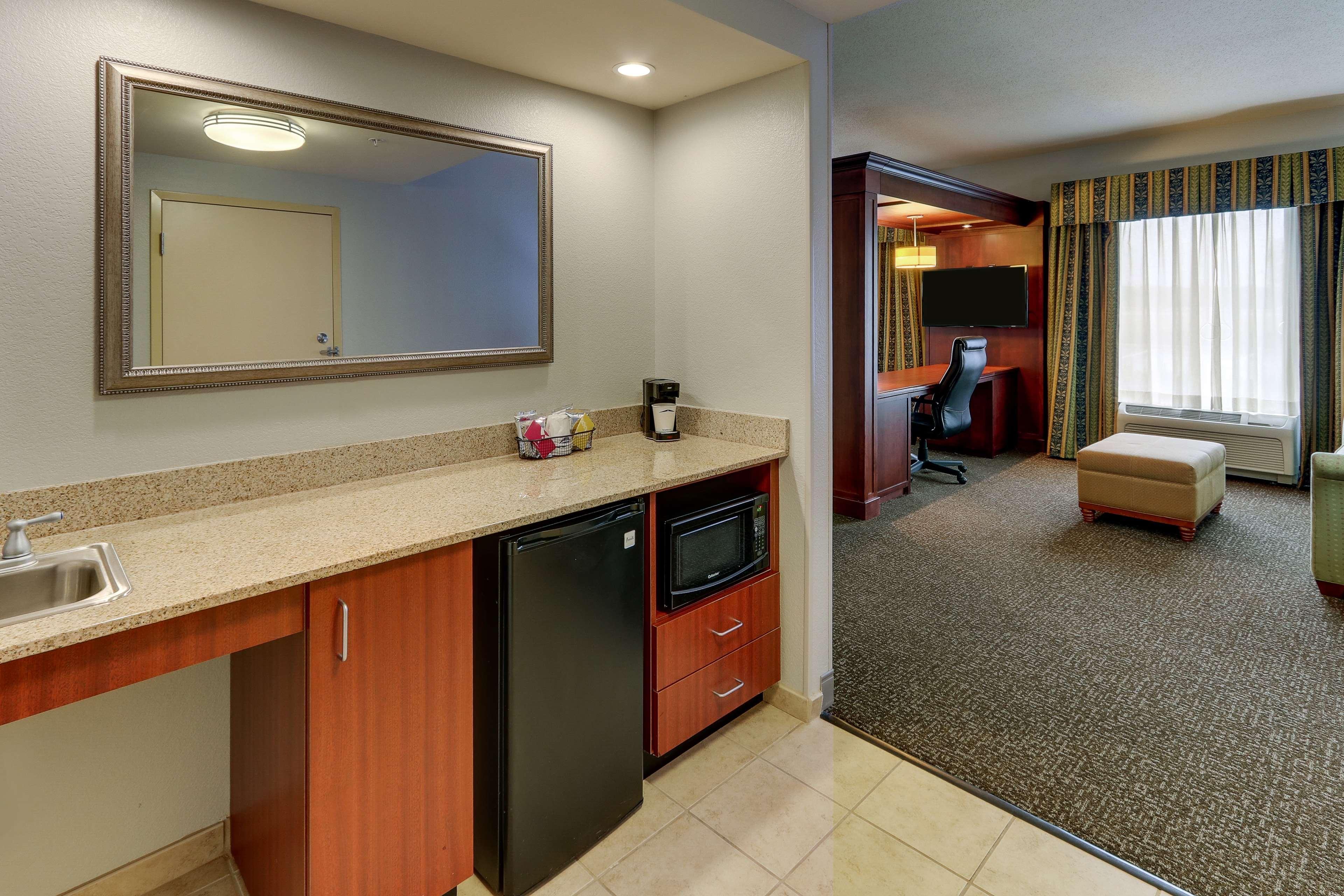 Hampton Inn & Suites Indianapolis-Airport Esterno foto