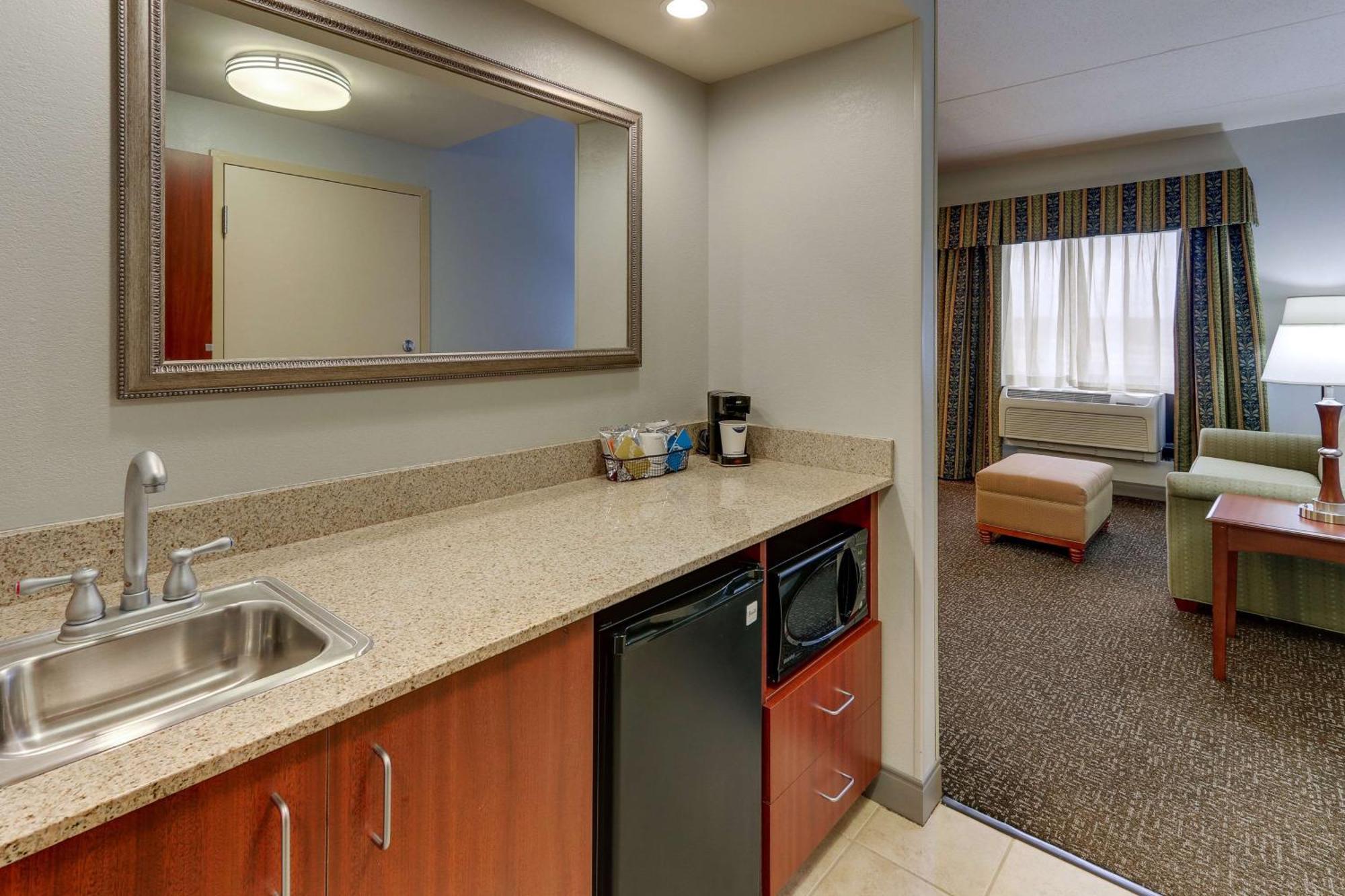 Hampton Inn & Suites Indianapolis-Airport Esterno foto