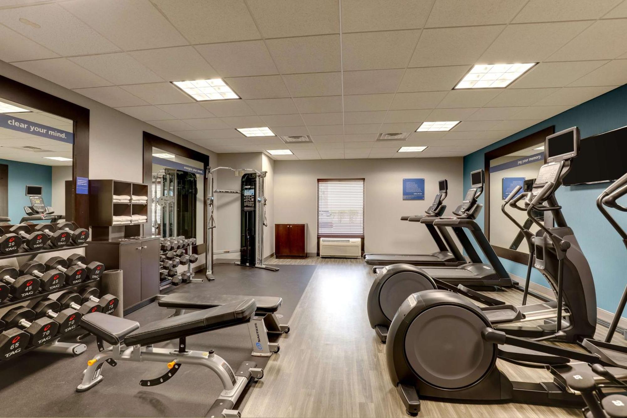 Hampton Inn & Suites Indianapolis-Airport Esterno foto